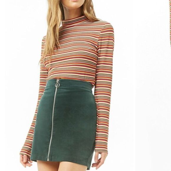 NWT Forever 21 Green Corduroy Zip Front mini Skirt, Small - Picture 3 of 6